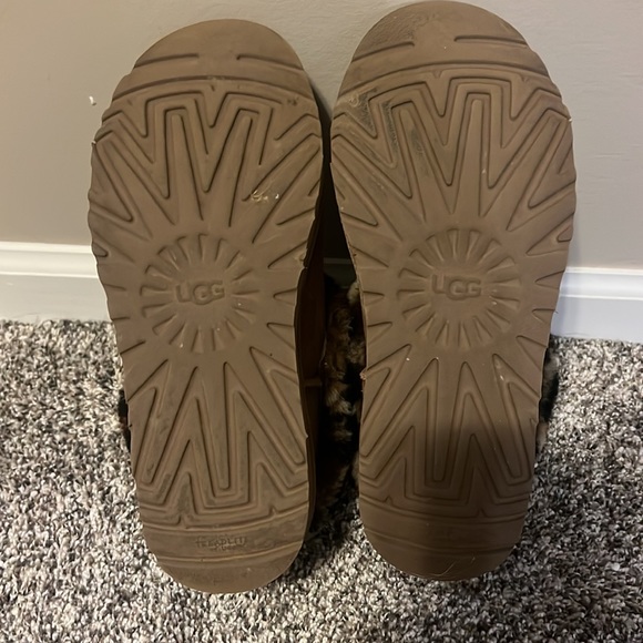 Ugg Mini Boots - Picture 3 of 4